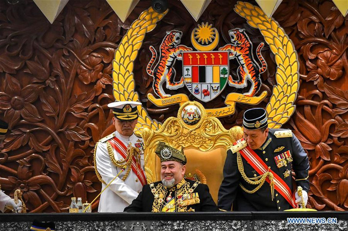Quốc vương Muhammad V sinh ngày 6/10/1969 tại thành phố Kota Bharu, bang Kelantan, Malaysia. Ông từng theo học tại trường St Cross thuộc Đại học Oxford (Anh) và Trung tâm nghiên cứu Hồi giáo Oxford để học về nghiên cứu ngoại giao và tốt nghiệp vào năm 1991. Ảnh: THX.