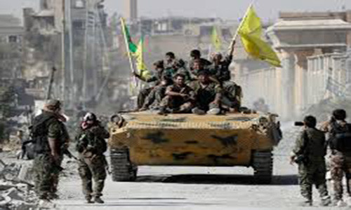 Theo báo cáo từ Đông Deir Ezzor, lực lượng SDF hiện đã tới vùng ngoại ô Al-Sousah, thành trì lớn cuối cùng của tổ chức khủng bố IS ở bờ đông sông Euphrates. Ảnh: Reuters.