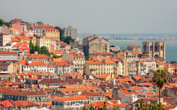 Thủ đô Lisbon của Bồ Đào Nha được xếp hạng ở vị trí thứ 8. Ảnh: Telegraph.