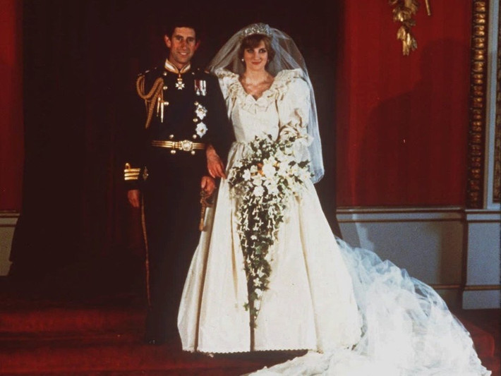 Hôn lễ của Thái tử Charles (con trai cả của Nữ hoàng Anh Elizabeth II) và Công nương Diana được tổ chức tại nhà thờ St Paul ngày 29/7/1981.