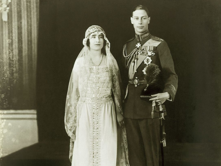 Ảnh cưới của Quốc vương George VI và Hoàng hậu Elizabeth Bowes-Lyon. Đám cưới của cặp đôi hoàng gia này diễn ra tại Tu viện Westminster ngày 26/4/1923.