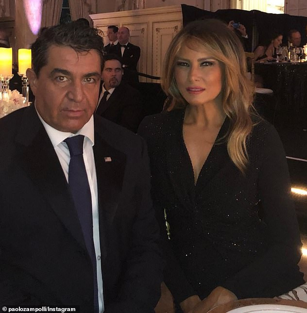Đệ nhất phu nhân Melania ngồi cạnh Đại sứ Paolo Zampolli. Ảnh: Instagram.