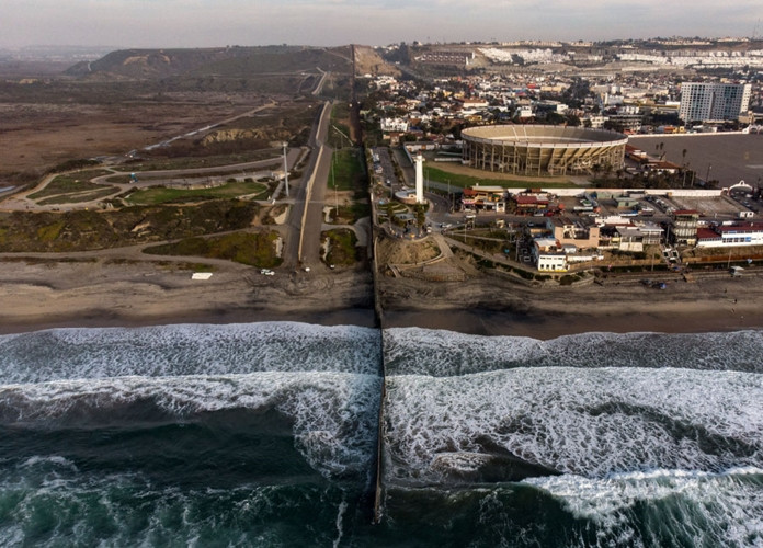 Hàng rào biên giới Mỹ và Mexico được chụp từ trên cao ngày 11/1/2019.