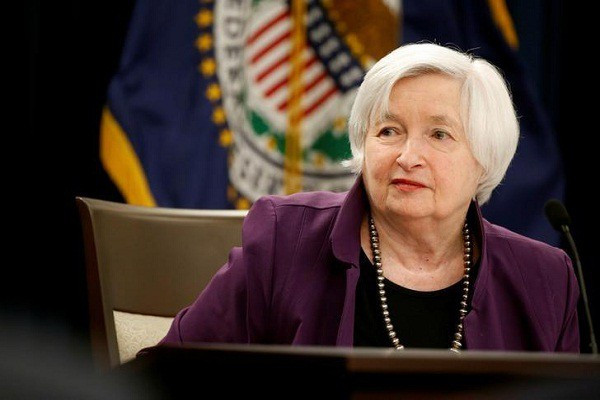 Vào ngày 9/10/2013, Janet Yellen chính thức được đề cử làm Chủ tịch Cục Dự trữ Liên bang Mỹ. Sau khi được Thượng viện Mỹ phê chuẩn, bà tuyên thệ nhậm chức vào ngày 3/2/2014 và đảm nhiệm chức vụ này cho đến tháng 2/2018. Ảnh: Reuters.