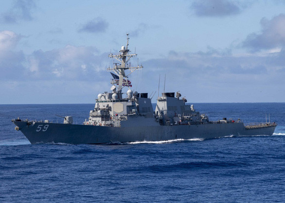 Hôm 17/2, khu trục hạm USS Russell của Hải quân Mỹ đã đi qua các bãi đá bị Trung Quốc chiếm đóng phi pháp ở quần đảo Trường Sa thuộc chủ quyền của Việt Nam, trong hoạt động tuần tra đảm bảo tự do hàng hải ở Biển Đông. Ảnh: Tàu khu trục USS Russell của Mỹ. Ảnh: DVIDS.