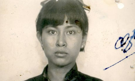 Ảnh trên hộ chiếu của bà Aung San Suu Kyi được cấp tại New York (Mỹ) vào ngày 9/12/1970. Ảnh: The Guardian.