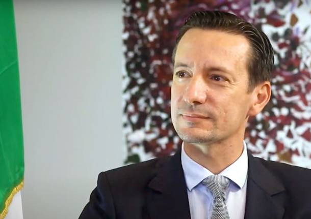Đại sứ Luca Attanasio sinh ngày 23/5/1977 tại Saronno, Lombardy, Italy, và lớn lên ở Limbiate. Ông tốt nghiệp trường Đại học Thương mại Luigi Bocconi vào năm 2001. Ảnh: VN.