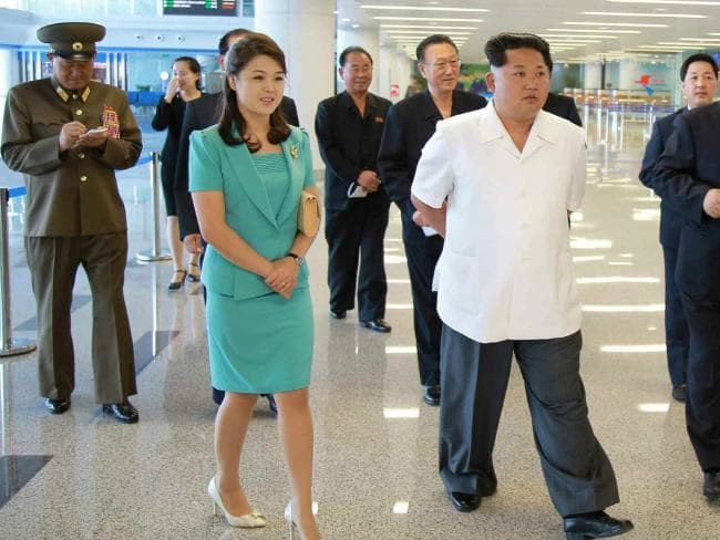Mặc dù vậy, tại Thượng Mỹ-Triều ở Singapore hồi tháng 6/2018, bà Ri Sol-ju đã không xuất hiện cùng chồng. Một số nhà quan sát cho rằng, bà Ri đã không tới Singapore có thể là do khi đó Đệ nhất phu nhân Mỹ Melania Trump không tới Singapore cùng chồng, Tổng thống Trump. Ảnh: News.com.