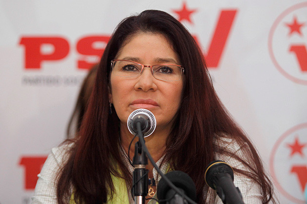 Sau khi ông Maduro giành chiến thắng trong cuộc bầu cử tổng thống năm 2013 trước ứng viên "đối thủ" là Henrique Capriles, bà Cilia Flores trở thành Đệ nhất phu nhân Venezuela. Ảnh: Noticias24.