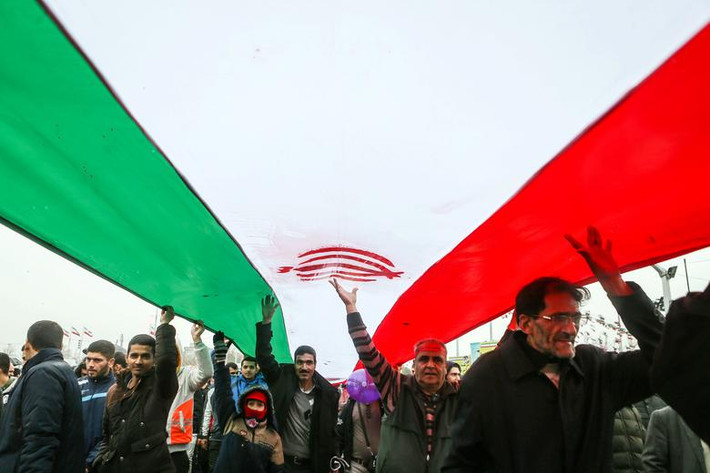 Người dân Iran tuần hành trên đường phố thủ đô Tehran.