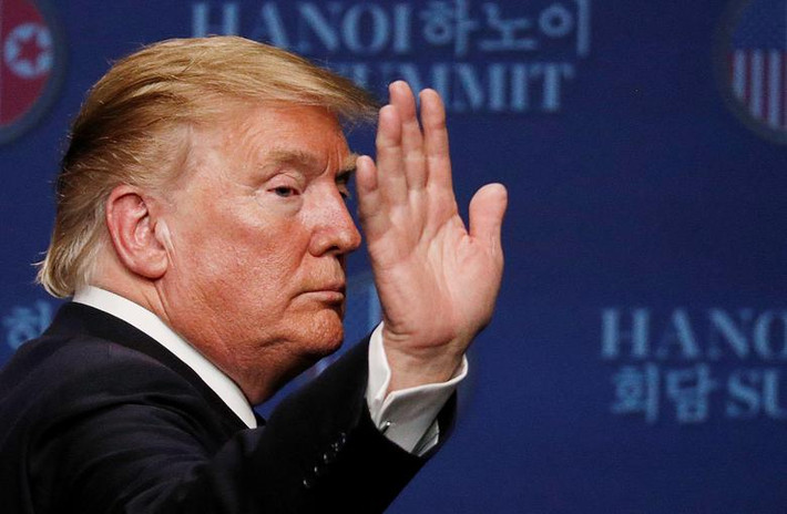 Trước khi ra sân bay rời Hà Nội, Tổng thống Donald Trump trả lời câu hỏi của một phóng viên về việc ông có thể gặp lại Chủ tịch Kim Jong-un hay không. “Có thể sẽ sớm thôi. Có thể sẽ không phải một khoảng thời gian dài. Tôi hy vọng sẽ sớm gặp", Tổng thống Trump nói.