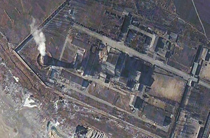 Có thể nói, Trung tâm hạt nhân Yongbyon mang ý nghĩa biểu tượng cho chương trình vũ khí hạt nhân của Triều Tiên. Ảnh: Sky News.