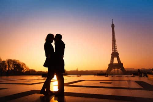 Lễ Thánh Valentine ở Pháp diễn ra từ ngày 12 đến 14/2. Trong ngày này, các cặp tình nhân có thể cùng nhau trồng một cây tình yêu của riêng họ. Ảnh: FT.
