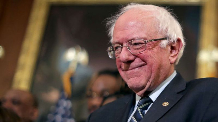 Năm 1990, lần đầu tiên ông Sanders được bầu vào Hạ viện Mỹ. Ông là đại biểu quốc hội trong 16 năm trước khi được bầu vào Thượng viện Mỹ vào năm 2006. Năm 2012, ông tái đắc cử khi nhận được 71% số phiếu phổ thông. Ảnh: Yahoo.