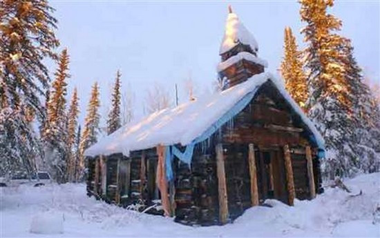 Ngôi làng Snag ở Canada có nhiệt độ thấp nhất rơi vào tháng Một, với nền nhiệt thấp kỷ lục được ghi nhận là -63 độ C.