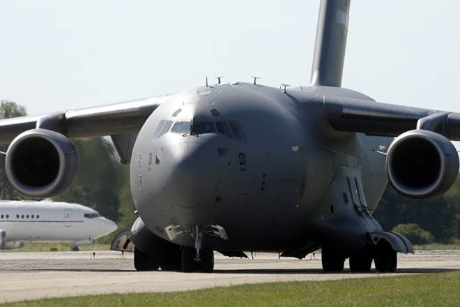 Trước đó, hồi tháng 11/2018, những chiếc máy bay vận tải hạng nặng C-17 đã hạ cánh xuống sân bay Đà Nẵng để phục vụ hậu cần của Tổng thống Mỹ Donald Trump trong tuần lễ hội nghị cấp cao APEC 2017 diễn ra tại Đà Nẵng, Việt Nam. Ảnh: FE.