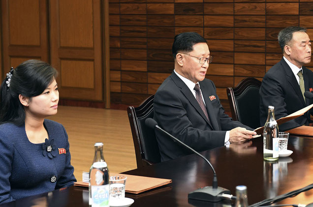Hồi tháng 1/2018, đoàn tiền trạm Triều Tiên do bà Hyon Song Wol dẫn đầu đã tới Hàn Quốc để chuẩn bị cho chương trình biểu diễn nghệ thuật của Bình Nhưỡng tại Thế vận hội mùa Đông PyeongChang 2018 vào tháng 2/2018. Bà có mặt trong các cuộc đàm phán với Hàn Quốc để chuẩn bị cho sự tham gia của Triều Tiên tại Thế vận hội mùa đông Pyeongchang. Ảnh: AP.