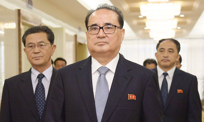 Ông Ri Su Yong, Phó chủ tịch Đảng Lao động Triều Tiên phụ trách vấn đề đối ngoại và là cựu Bộ trưởng Ngoại giao Triều Tiên, tiếp tục tháp tùng nhà lãnh đạo Kim Jong-un trong chuyến đi tới Việt Nam dự Thượng đỉnh Mỹ-Triều lần 2. Ảnh: KH.