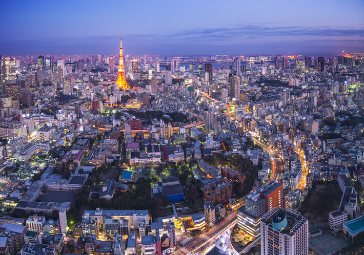 Tokyo có rất nhiều máy bán hàng tự động, tiện lợi cho việc mua sắm. Ảnh: JLE.