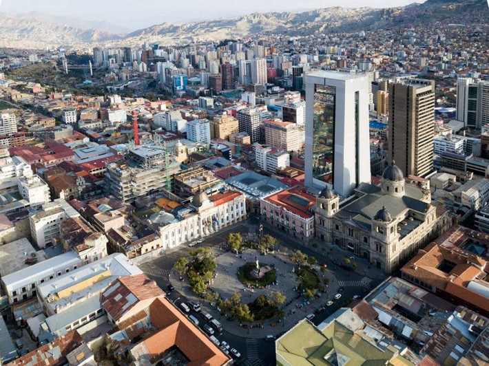 Qua nhiều năm, La Paz đã phát triển thành một thành phố sôi động ở Nam Mỹ.