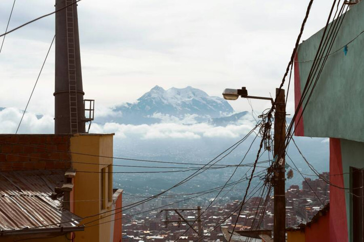 Quang cảnh Illimani, ngọn núi cao thứ hai ở Bolivia.