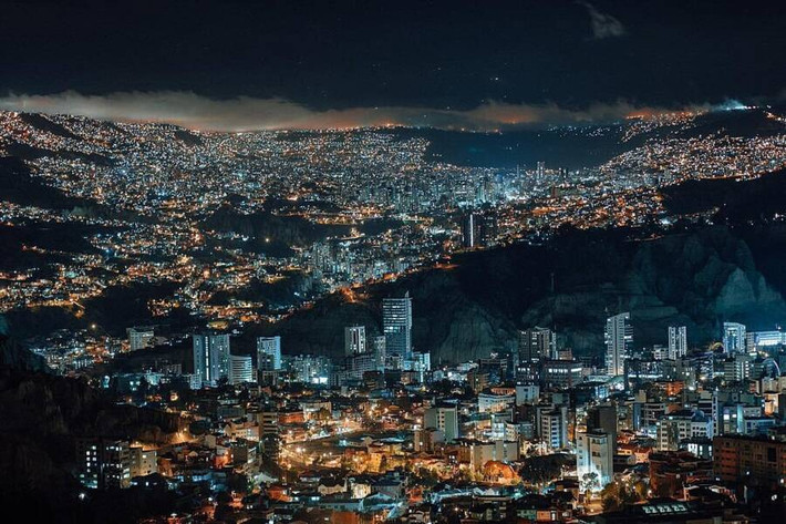 Quang cảnh La Paz về đêm vô cùng ấn tượng.