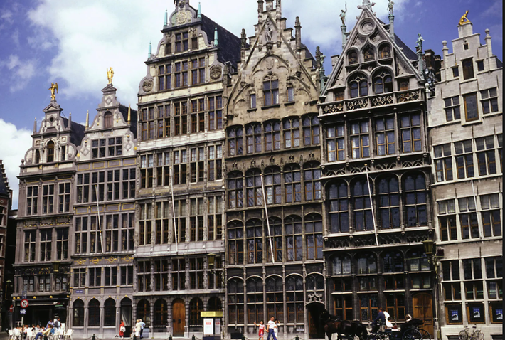 Thành phố Antwerp của Bỉ được biết đến là "thủ đô kim cương" của thế giới. Ảnh: Britannica.