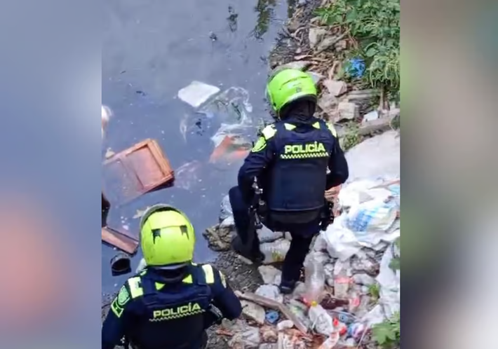 Truyền thông Colombia đưa tin một nhóm bán quân sự, được người dân địa phương gọi là Autodefensas Conquistadores de la Sierra Nevada, hoạt động tại thành phố cảng đông đúc Santa Marta. Tuy nhiên, hiện chưa xác định nhóm này liên quan đến cái chết của ông Coatti hay không. Ảnh: Standard.