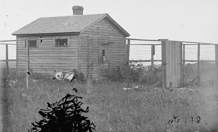 Nhà tù đầu tiên ở Broken Bow, Nebraska.