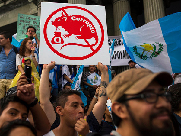 Guatemala cũng là một trong những đất nước đáng sợ trên thế giới. Năm 2015, trung bình mỗi tuần có đến 91 vụ giết người xảy ra tại quốc gia Trung Mỹ này.