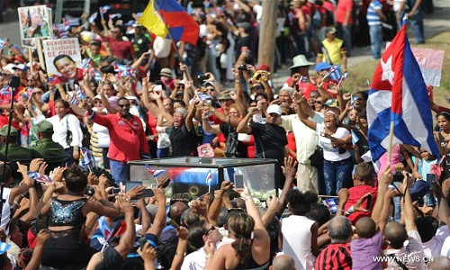 Ngày 3/12 (giờ địa phương), đoàn xe chở tro cốt của lãnh tụ Cuba Fidel Castro đã về tới thành phố Santiago de Cuba, cái nôi của cuộc cách mạng Cuba. Ảnh: Tân Hoa Xã.