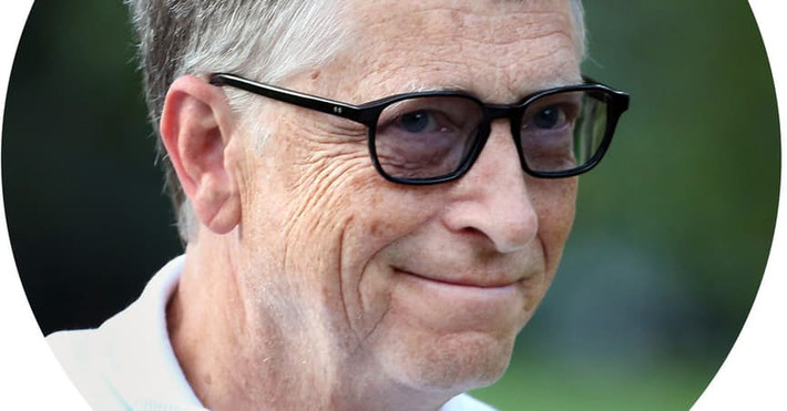 Tỷ phú Bill Gates là một blogger, ông chia sẻ hầu hết các suy nghĩ của mình trên trang blog Gates Notes. Trang blog chứa nhiều thông tin về tất cả các dự án cũng như những quan điểm cá nhân của nhà sáng lập Microsoft.