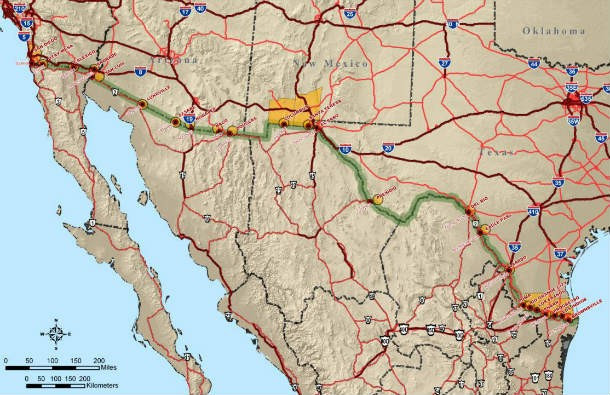 Ông Donald Trump từng tuyên bố sẽ xây một bức tường dọc theo biên giới Mỹ - Mexico để ngăn chặn dòng người nhập cư vượt biên trái phép. Tuy nhiên, dự án này có được thực thi hay không thì còn phải chờ sau khi ông Trump chính thức nhậm chức. (Nguồn ảnh: List25)