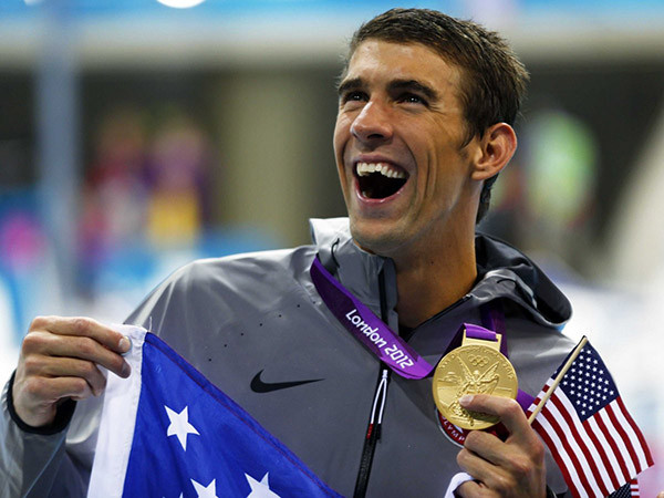 Vận động biên bơi lội người Mỹ Michael Phelps ngủ trong một căn phòng có bầu không khí tương đương ở độ cao 2.590 mét đến 2.743 mét. Như vậy cơ thể anh có thể sản xuất ra nhiều hồng cầu hơn và cung cấp oxi tới các cơ, giúp tăng sức bền bỉ khi thi đấu. (Nguồn ảnh: Business Insider).