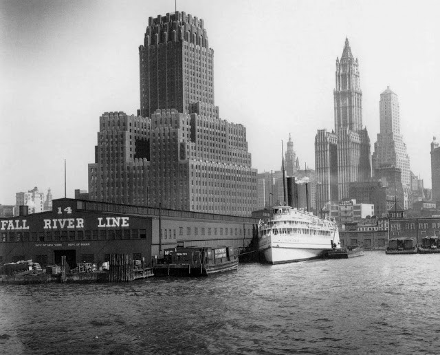 Tòa nhà Barclay-Vesey ở thành phố New York trong bức ảnh chụp năm 1927, hai năm trước khi nước Mỹ đối mặt với cuộc Đại khủng hoảng 1929-1933. (Nguồn ảnh: Vintag)