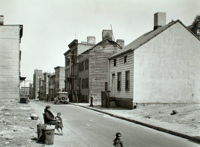 Không khí ảm đảm trên đường phố Talman ở phía tây bắc Brooklyn năm 1936.