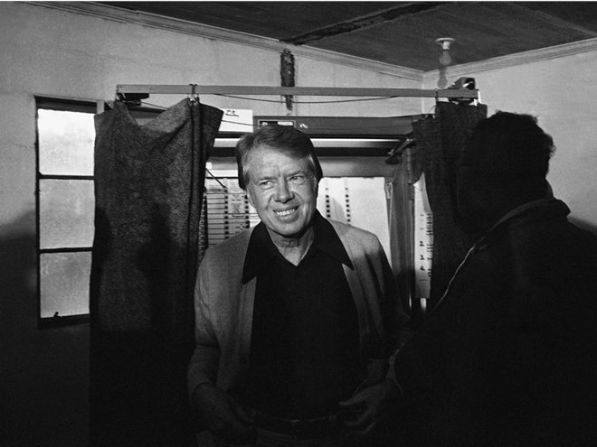 Ông Jimmy Carter đi bầu cử tháng 11/1976.