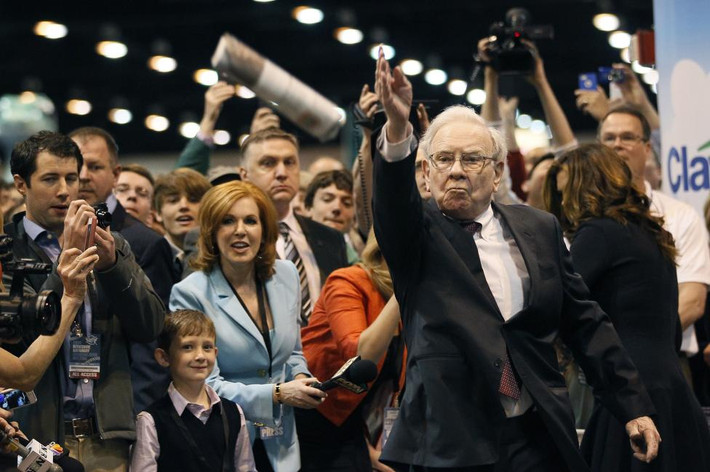 Giám đốc điều hành của công ty Berkshire Hathaway, Warren Buffett, đứng ở vị trí thứ 15 trong danh sách những người quyền lực nhất thế giới. (Nguồn ảnh: Reuters).