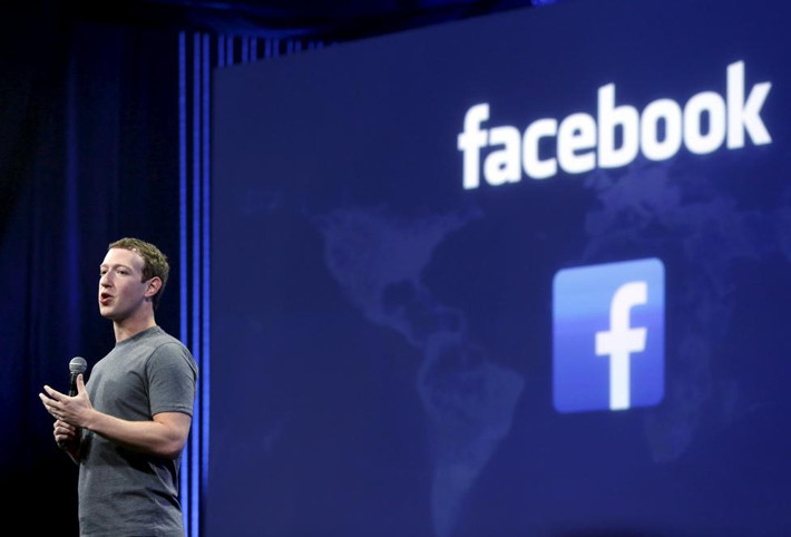 Giám đốc điều hành Facebook Mark Zuckerberg đứng ở vị trí thứ 10 trong bảng xếp hạng của Forbes.