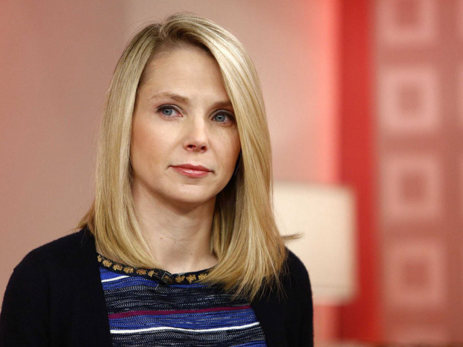 Marissa Ann Mayer, Chủ tịch và Tổng giám đốc của Yahoo!, là một người “nghiện công việc”, với thời gian làm ít nhất 130 tiếng một tuần. Để duy trì thói quen này, bà Mayer thường đi nghỉ một tuần cứ sau 4 tháng làm việc.