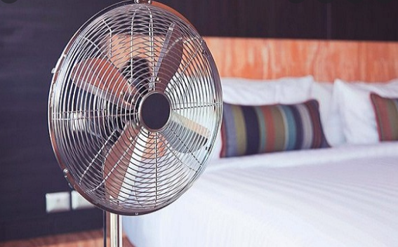 Bên trên là toàn bộ cách vệ sinh quạt rất đơn giản và hiệu quả, hoàn toàn không cần phải mất công tháo lắp khung quạt. Dung dịch vệ sinh quạt cũng được chuẩn bị chỉ trong vài phút, không tốn chút sức nào đã dễ dàng làm sạch chiếc quạt trong nhà.