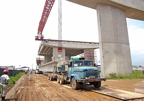 Thi công lắp dầm Super-T.
