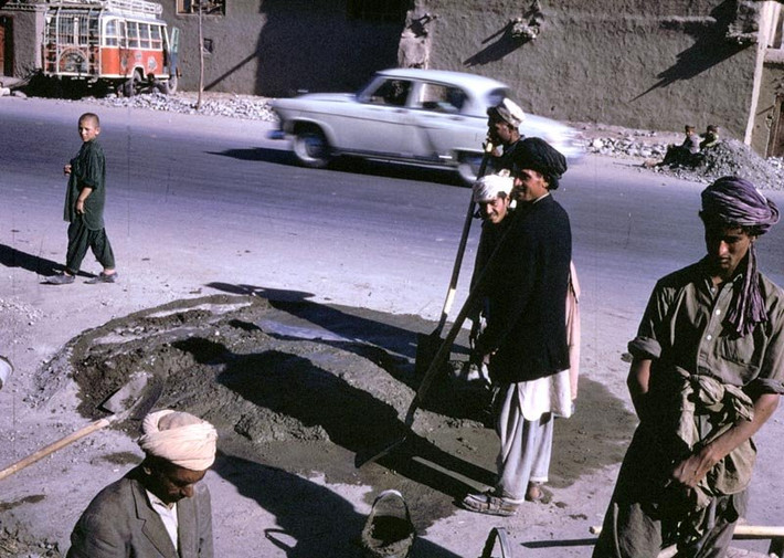 Quang cảnh trên đường phố Afghanistan hàng chục năm về trước.