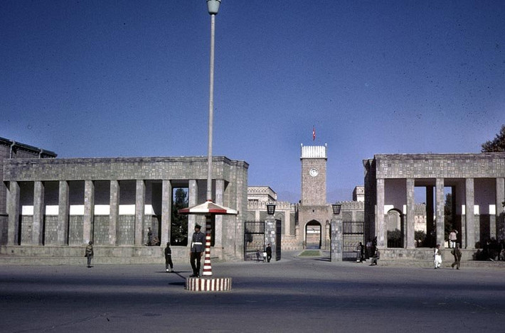 Con đường ở Afghanistan vắng bóng người qua lại hồi thập niên 1960.