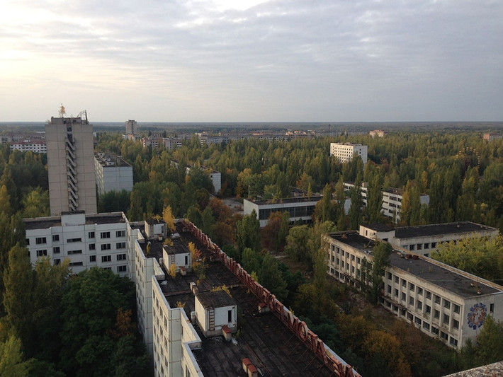 Quang cảnh Pripyat nhìn từ tòa nhà cao nhất trong thị trấn.