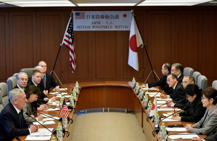 Ngày 4/2, Bộ trưởng Quốc phòng James Mattis cũng đã có cuộc hội đàm với người đồng cấp Nhật Bản Tomomi Inada tại Bộ Quốc phòng ở thủ đô Tokyo.