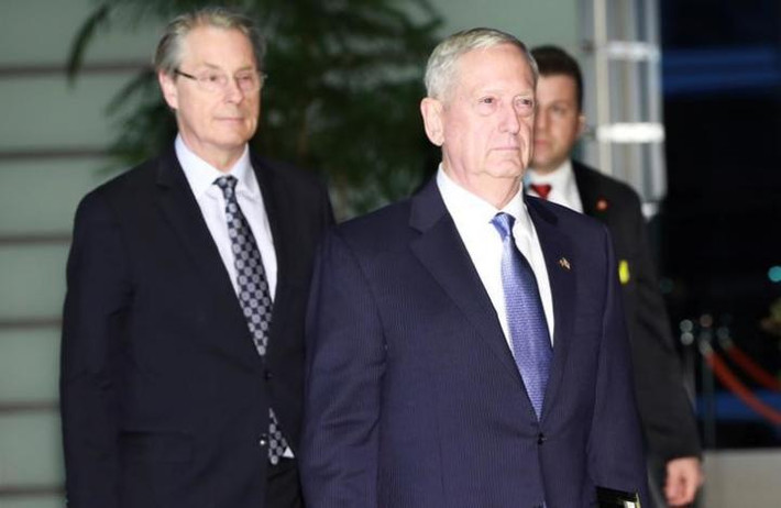 Reuters đưa tin, ngày 3/2, tân Bộ trưởng Quốc phòng Mỹ James Mattis đã tới thủ đô Tokyo và có cuộc họp với Thủ tướng Nhật Bản Shinzo Abe.