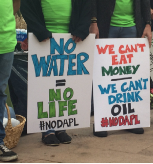 Trong khi đó, dự án Keystone XL đưa dầu từ Canada tới một số bang ở miền nam nước Mỹ. (Nguồn ảnh: CBS Los Angeles/Twitter)