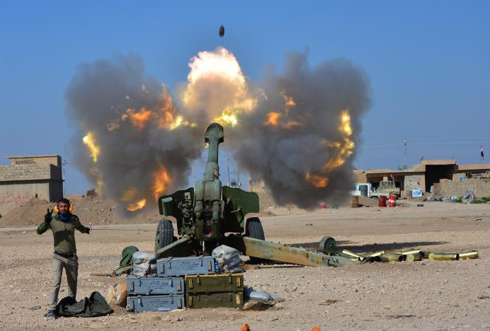 Giao tranh giữa lực lượng Iraq và nhóm khủng bố IS đang tiếp diễn gần căn cứ Ghozlani.