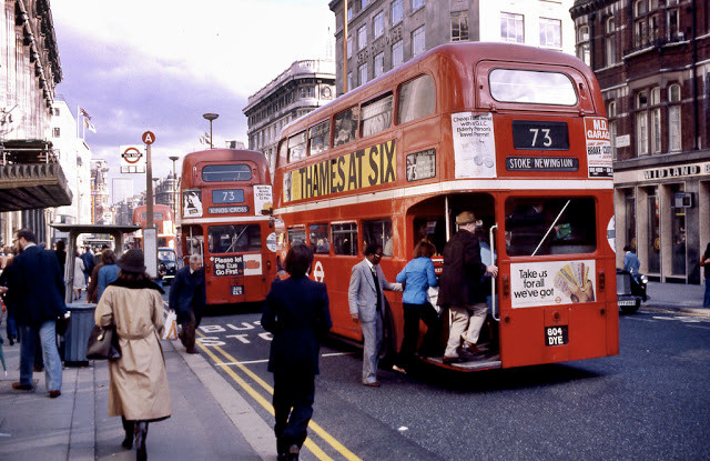 Xe buýt hai tầng vốn là một trong những phương tiện di chuyển phổ biến của người dân London.